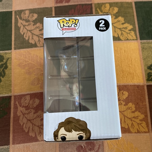 Funko POP! TV: Stranger Things - Nancy Wheeler and Robin 2pk (Target Exclusive) - Picture 4 of 8